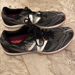 NEW BALANCE TRACK RACERS WORN ONCE SIZE 9